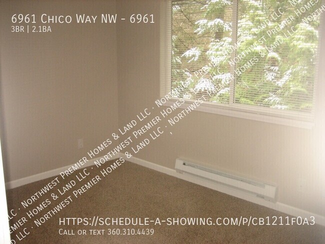 Building Photo - Chico Way Townhouse