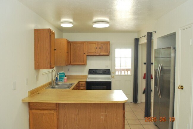 Building Photo - 2954 S 625 W