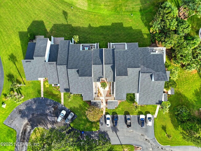 Building Photo - 16 Cove Rd