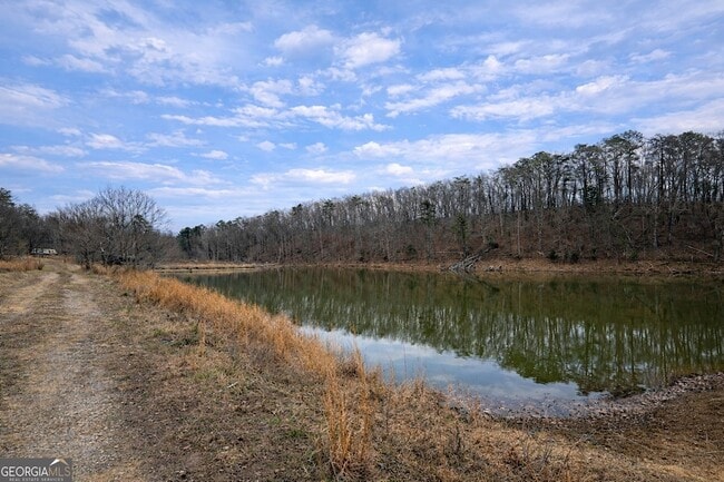 Building Photo - 269 W Hermitage Rd NE