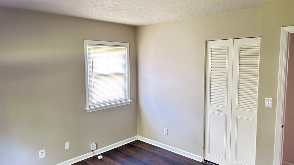 Building Photo - 8409 Saberdee Dr