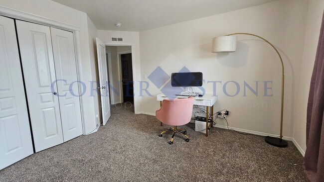 Building Photo - Fantastically Located Home in Boise!
