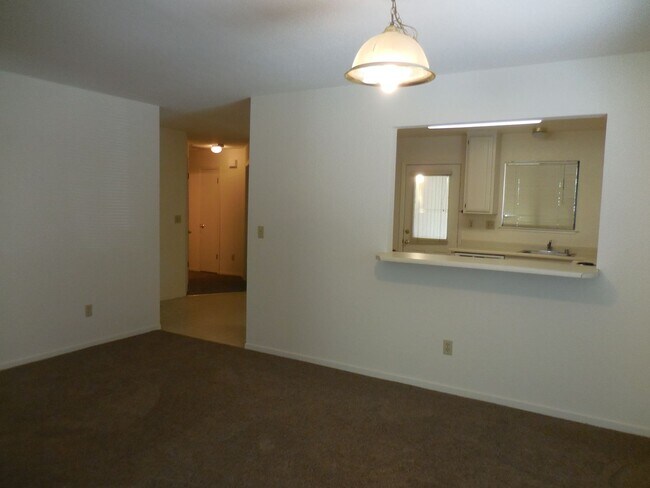 Building Photo - Spacious 2-Bedroom, 2-Bath Single-Story Du...