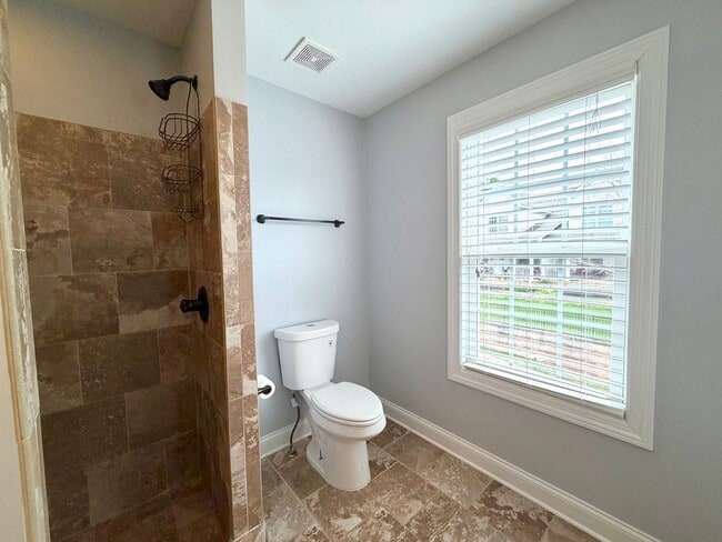Building Photo - 90 Promontory Ln