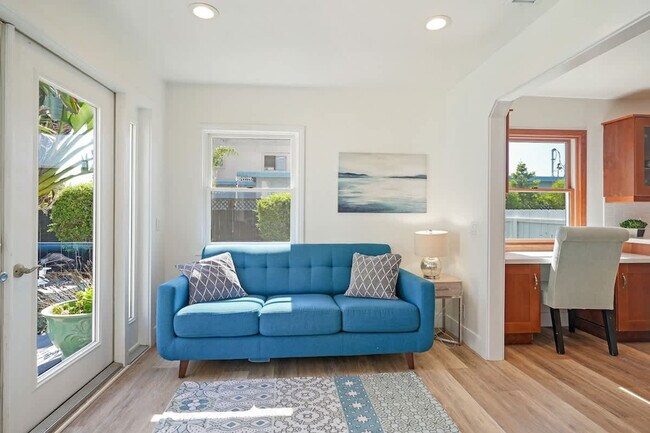 Building Photo - 2464 Jefferson St