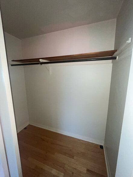 Building Photo - 2435 W 123rd St