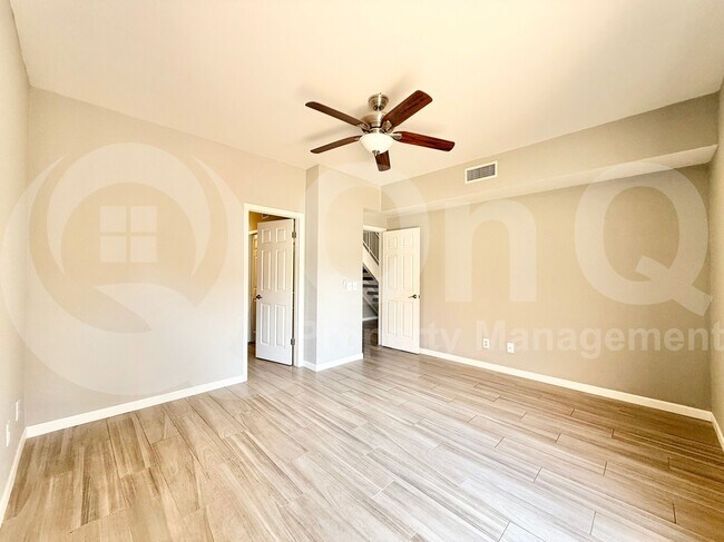 Building Photo - 4695 W Ivanhoe St