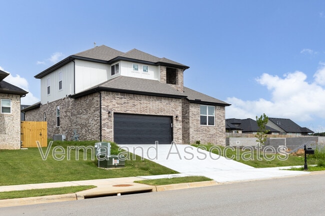 Building Photo - 1081 Whistler St