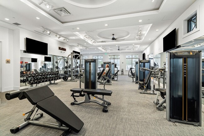 Building Photo - 9256 Crestview Cir