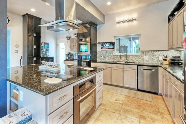 Building Photo - 5513 Great Divide Dr