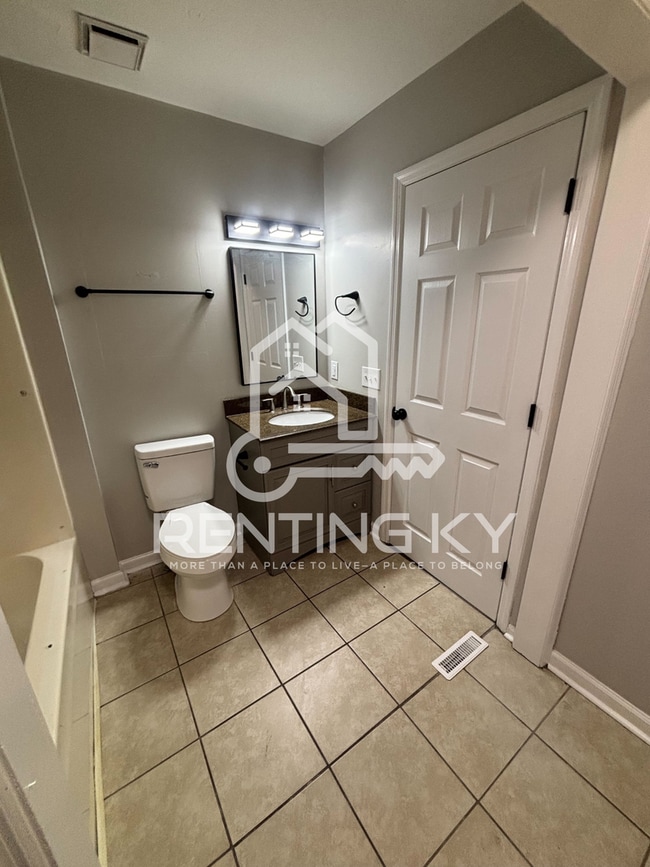 Building Photo - Newly Renovated 3-Bed, 1-Bath House with L...