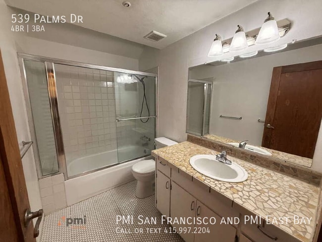 Building Photo - 539 Palms Dr