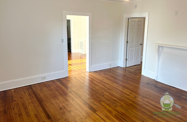 Building Photo - 25 W Main St