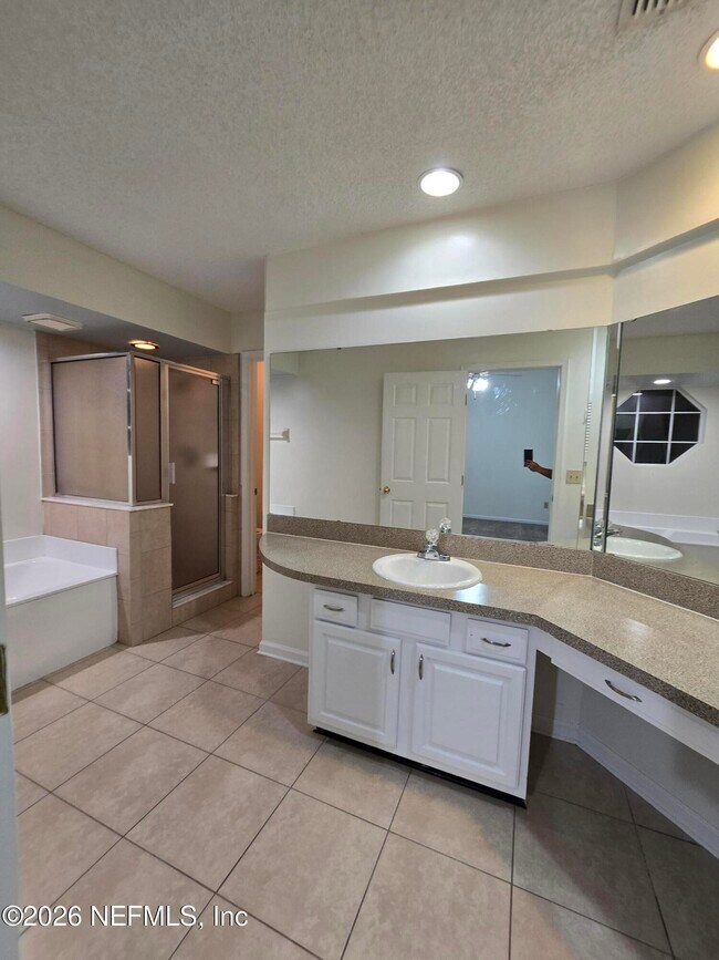 Building Photo - 9150 Camshire Dr