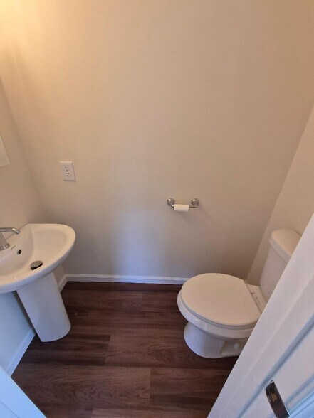 Building Photo - 8428 Saylor Ct