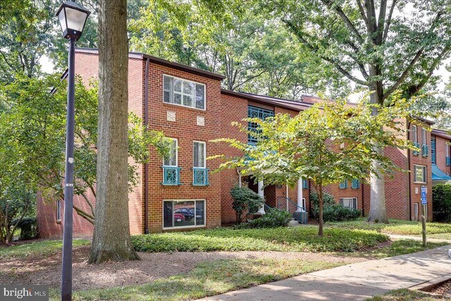 Building Photo - 11823 Breton Ct