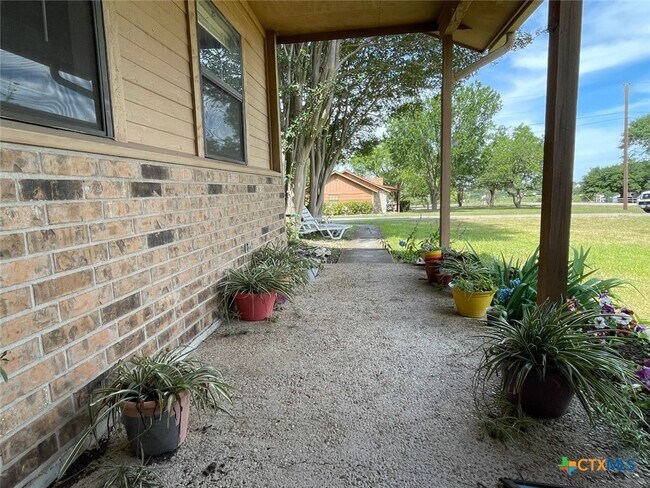 Building Photo - 455 Ridge Dr