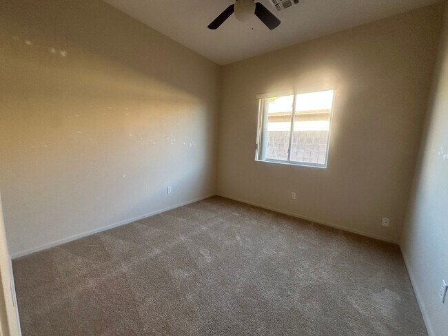 Building Photo - SAN TAN RANCH SINGLE LEVEL 4 BEDROOM WITH NEW FLOORING THROUGHOUT