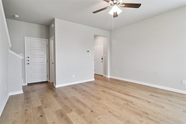 Building Photo - 525 Caymus Dr