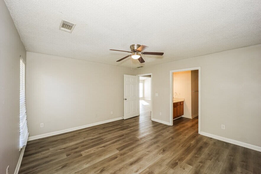 Building Photo - 3568 Brookstone Way