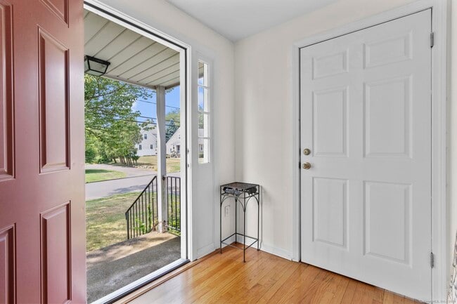 Building Photo - 214 Country Rd