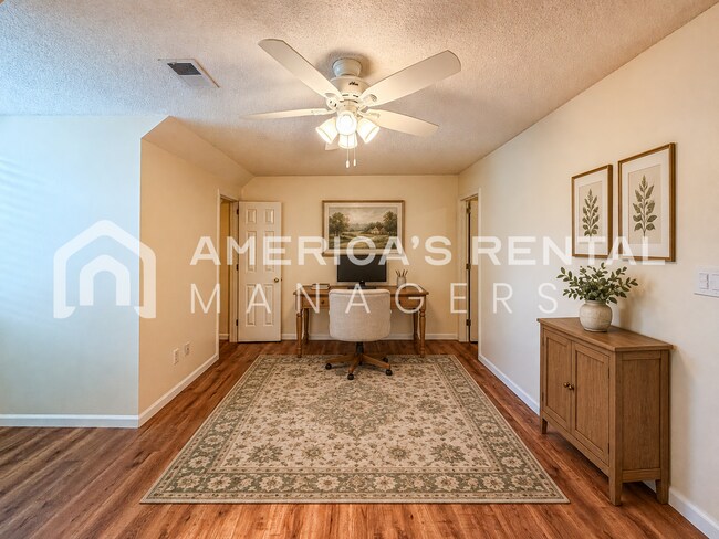Building Photo - 1713 Savannah Park Ln