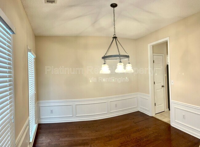 Building Photo - 335 Aolian Ct
