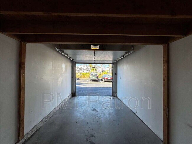 Building Photo - 7422 Seastar Dr