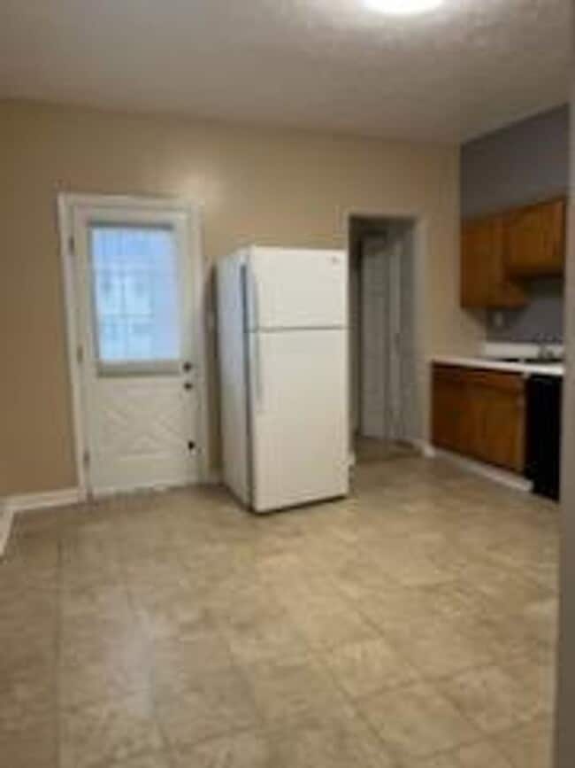 Building Photo - 5-6 Schaeffer Way
