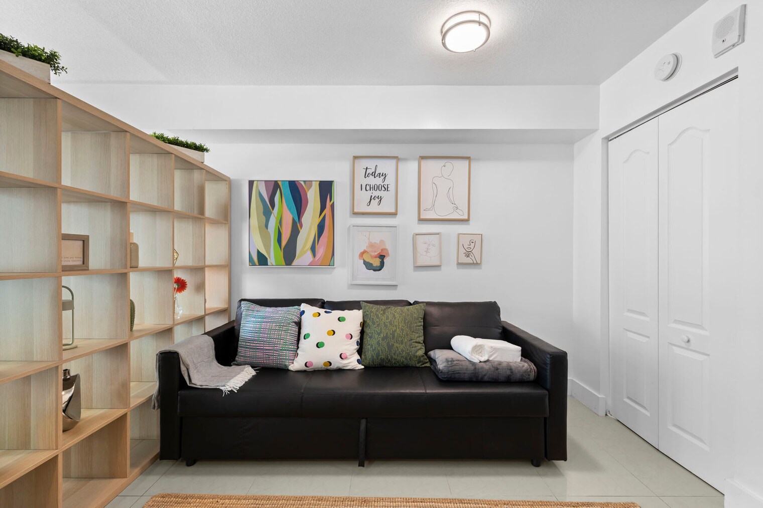 Building Photo - 1 SE 12th St