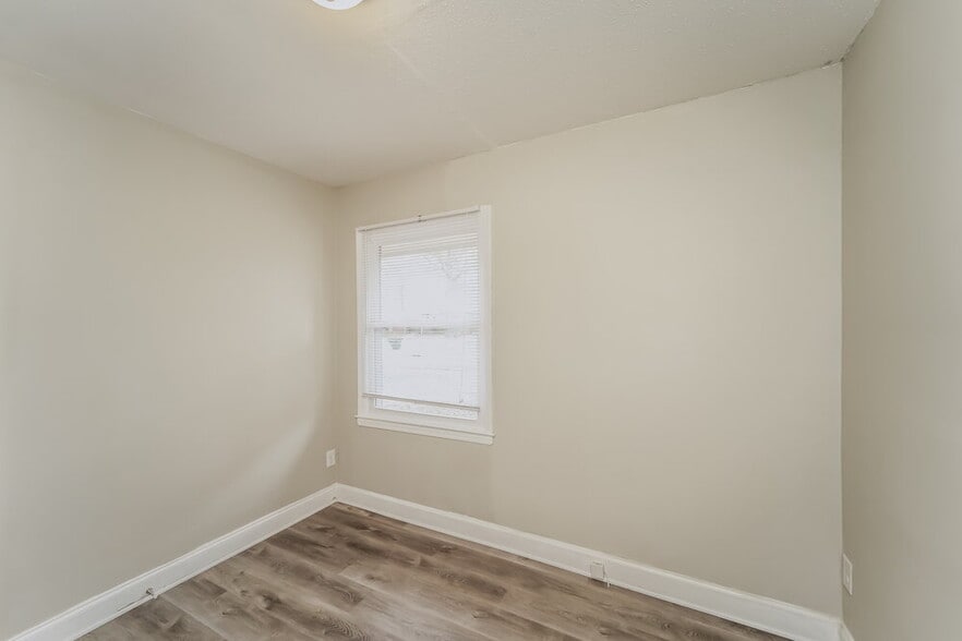 Building Photo - 1100 Bilmark Ave