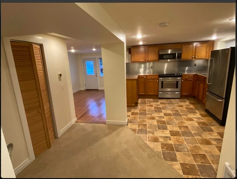 Building Photo - 7014 Brooklyn Ave NE