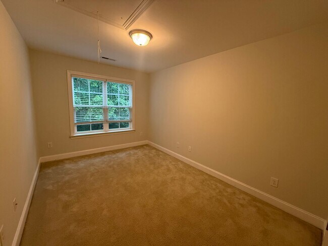 Building Photo - 1123 Augustine Heights Dr