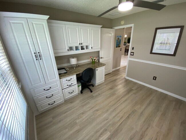 Building Photo - Gorgeous 3 + 2 Turnkey ANNUAL Lease w/Swim Spa & Large Private Screened in Patio In The Village o...