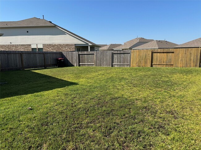 Building Photo - 22826 Panaro River Dr