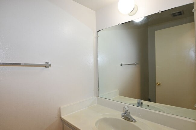 Building Photo - 1355 Sage Hen Way