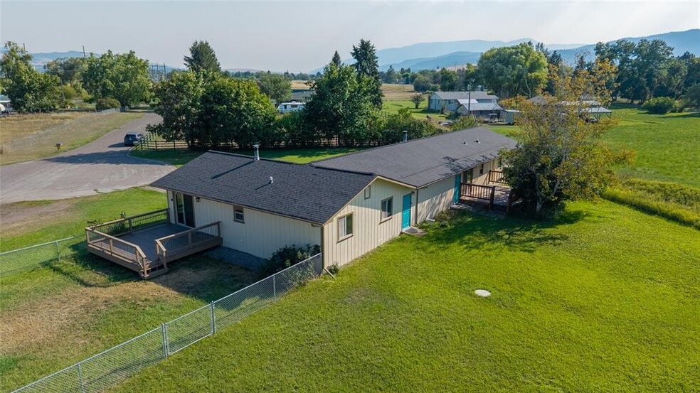 Building Photo - 1120 Tyro Ct