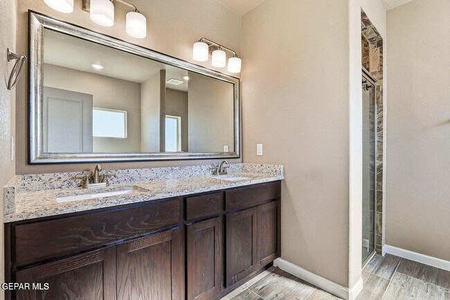 Building Photo - 5933 Ruidoso Downs St