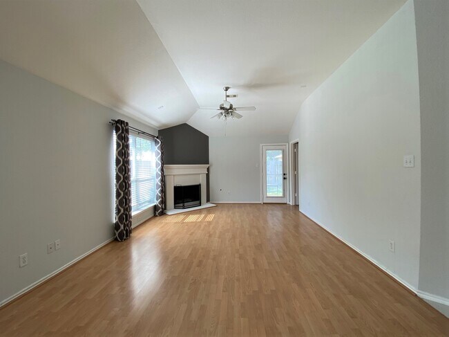 Building Photo - 5739 Rose Rock Canyon Dr