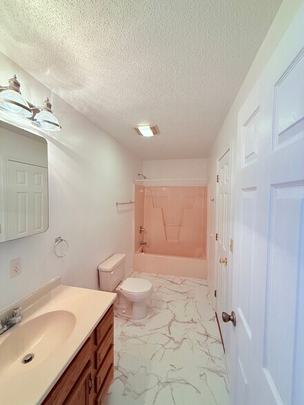Building Photo - 248 Overlook Dr