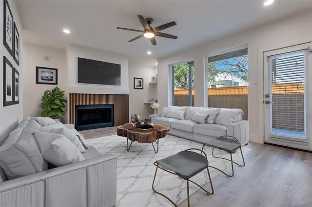 Building Photo - 5755 Phoenix Dr