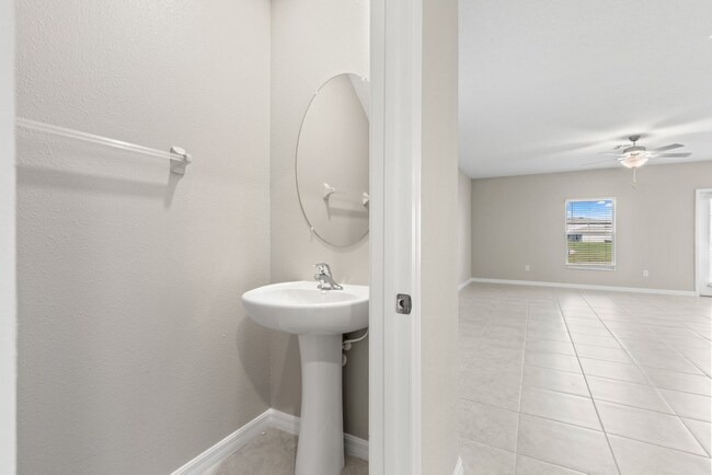 Building Photo - LIKE  NEW 5 Bedroom House for Rent in Epperson Ranch!