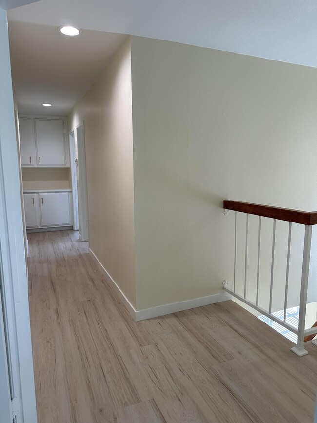Building Photo - 306 Dolores Cir