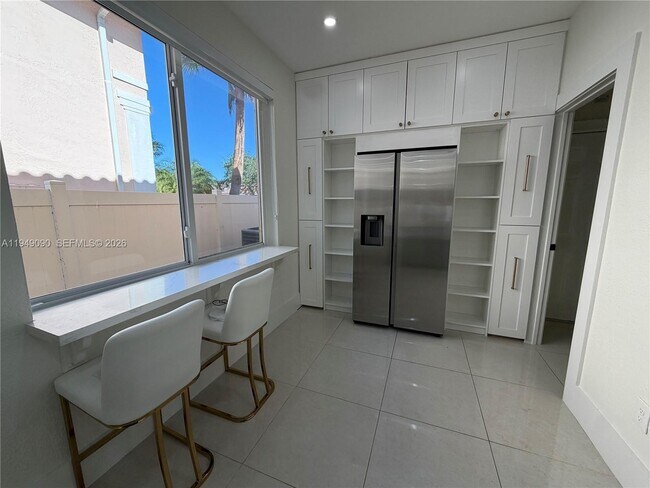 Building Photo - 364 SW 188th Ave