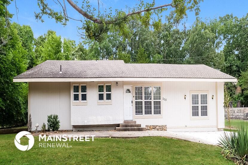 Primary Photo - 208 E 165th St