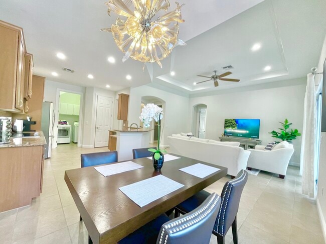 Building Photo - 12667 Biscayne Ct