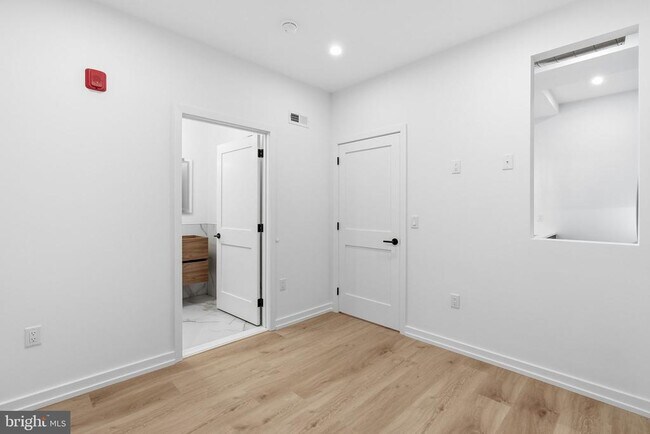 Building Photo - 203 S 13th St