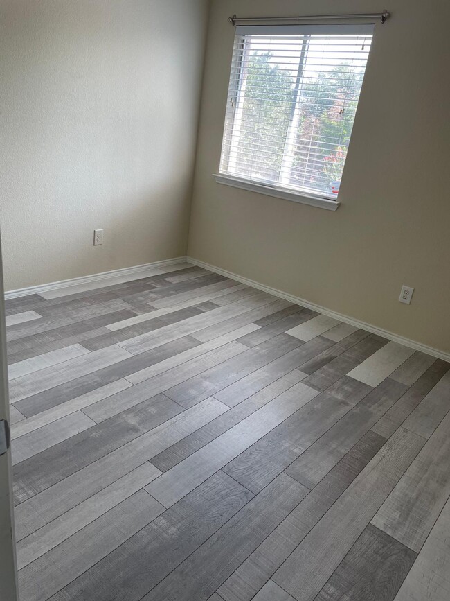 Building Photo - 6325 Cedar Falls Dr