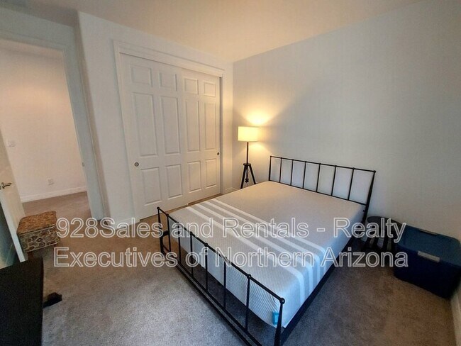 Building Photo - 2449 W Bruce Balle Dr