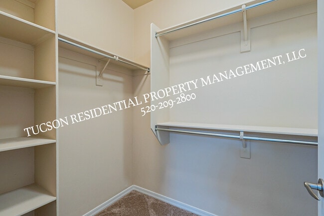Building Photo - 6070 Wych Elm Pl